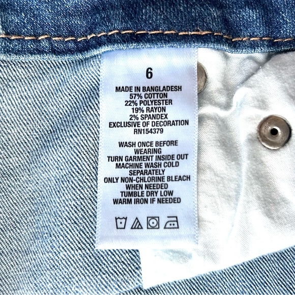 🌸Aero Mid Rise Curvy Jean Shorts. Size: 6 - Picture 5 of 7